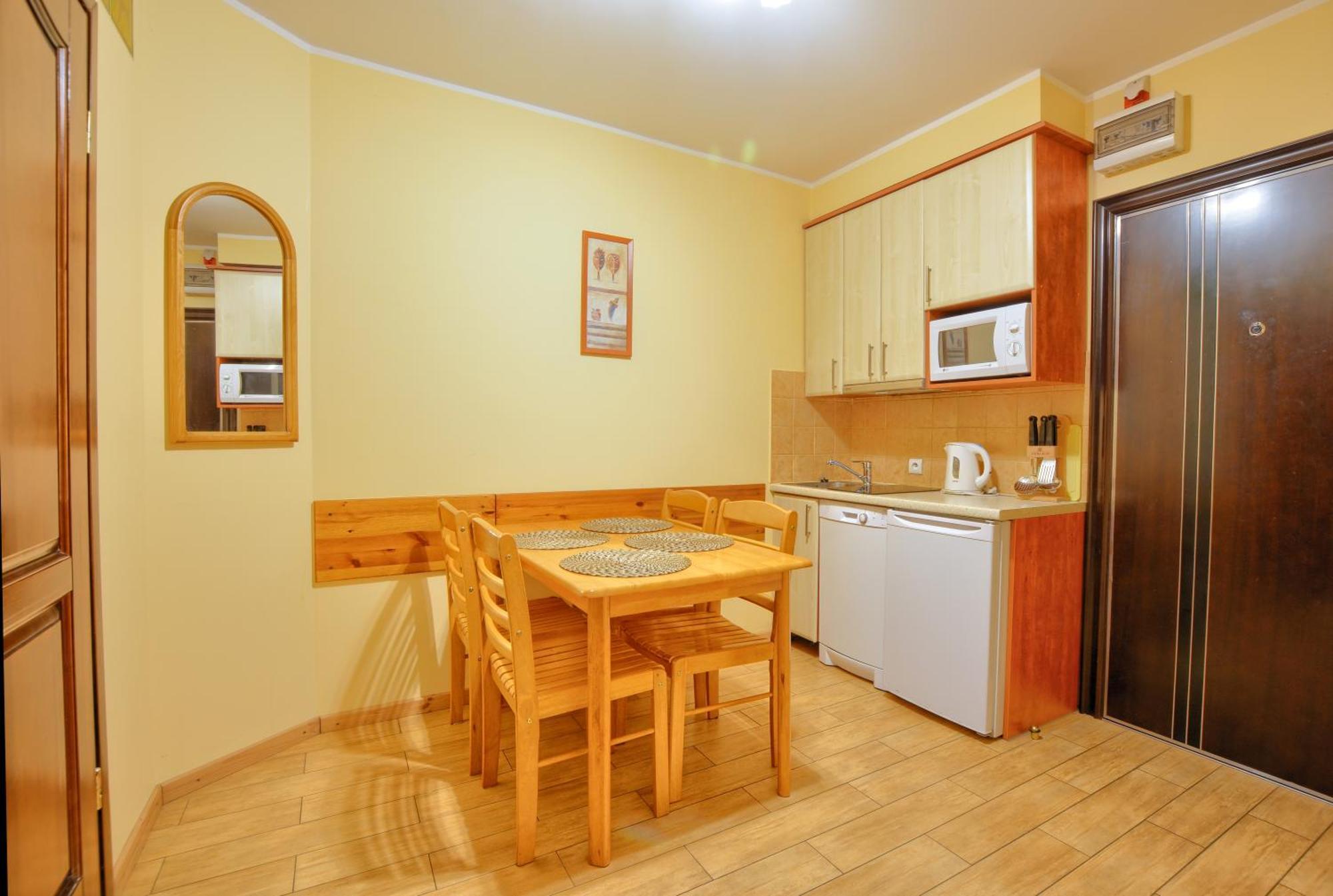 Apartamenty Na Pierwszym Pietrze 크리니차 즈드로이 외부 사진