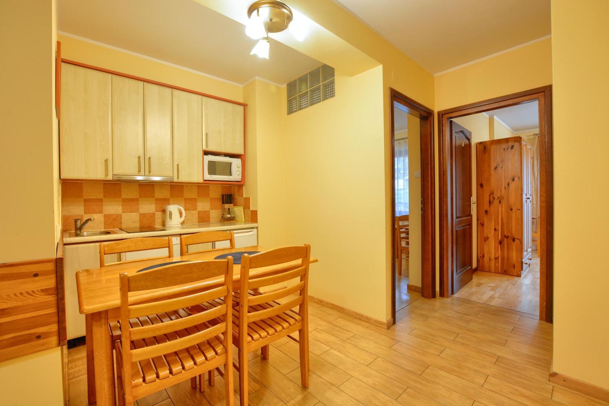 Apartamenty Na Pierwszym Pietrze 크리니차 즈드로이 외부 사진